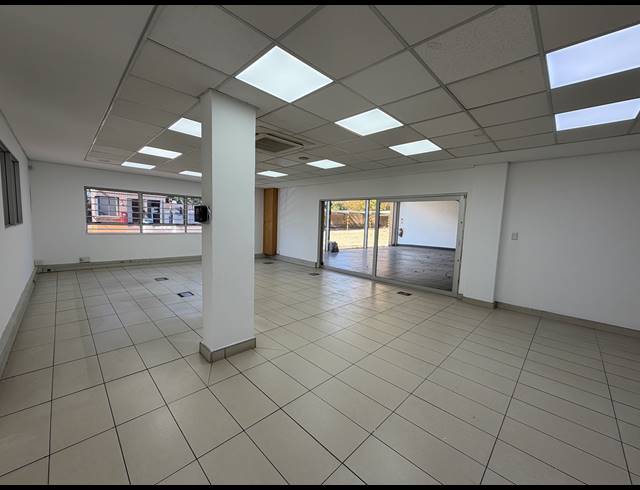 2,227.20M² SHOWROOM TO LET IN BRUMA